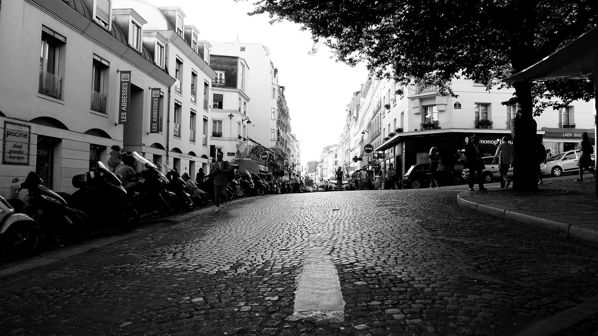 Leica D-LUX 5 sample photo. “a montmartre” photography