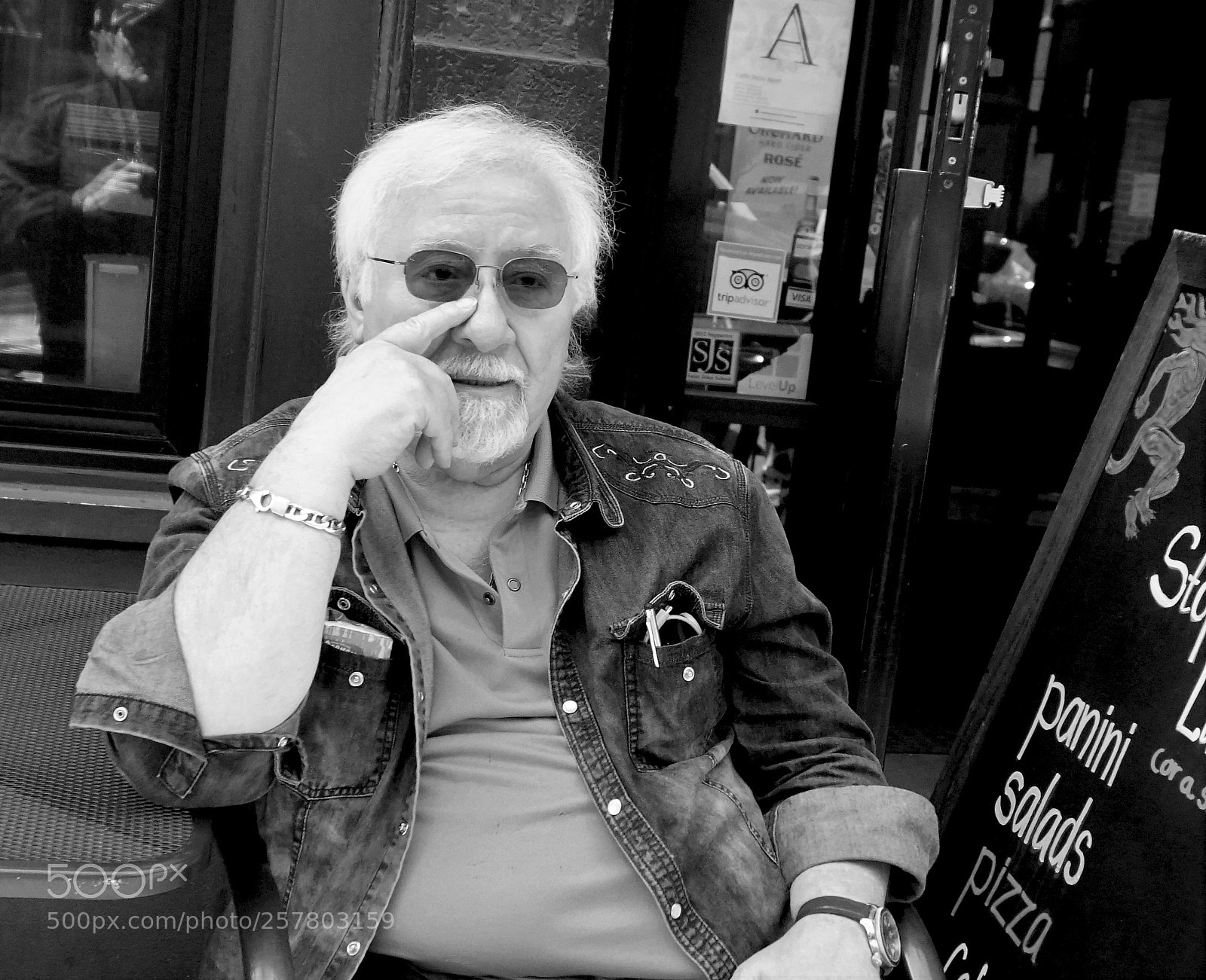 Sony a6500 sample photo. A man sending a photography