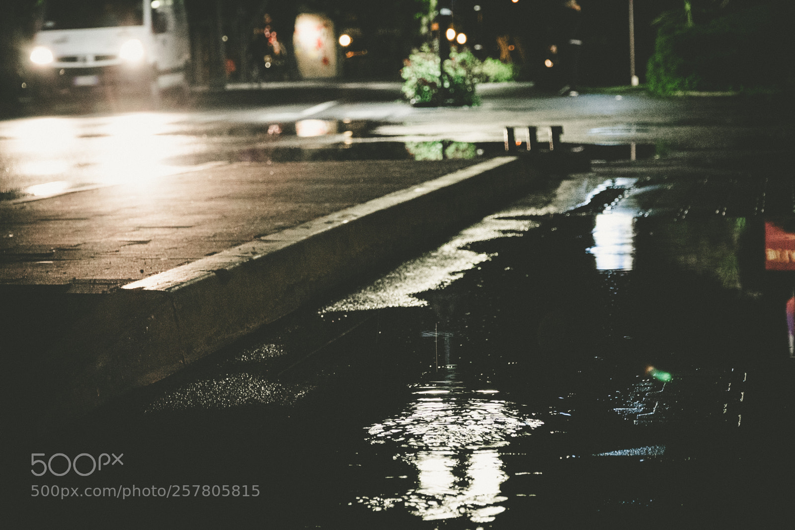 Canon EOS 7D Mark II sample photo. Rainy italy photography