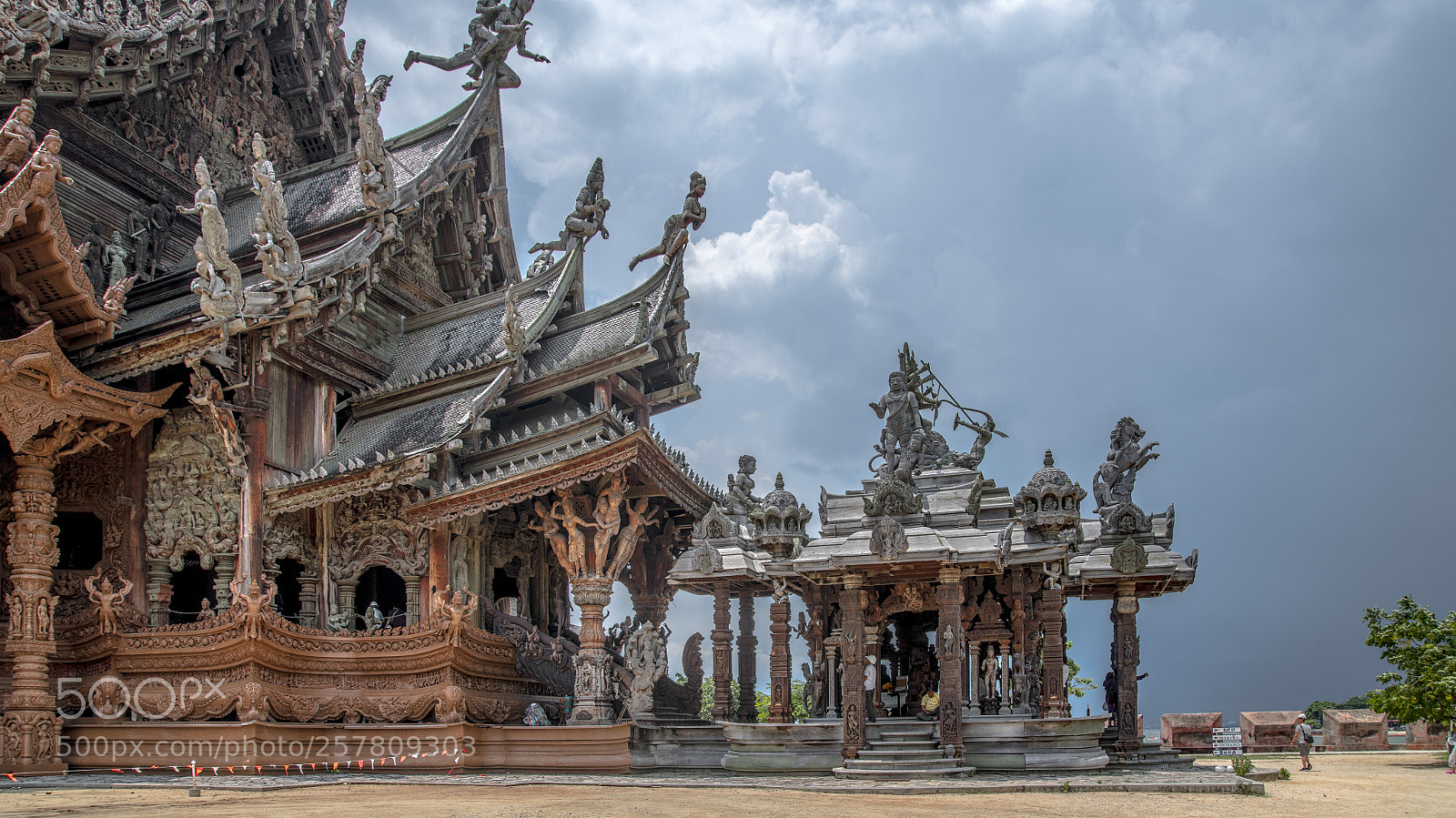 Nikon D850 sample photo. Porte du sanctuaire photography
