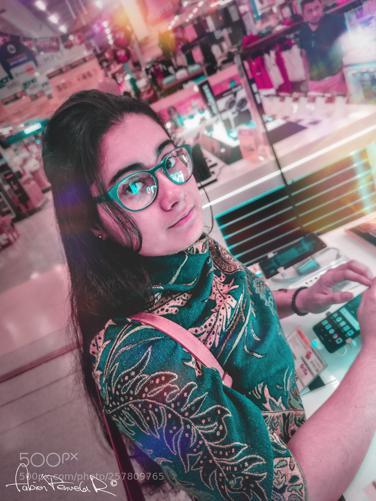 HUAWEI P20 sample photo. In the mall photography