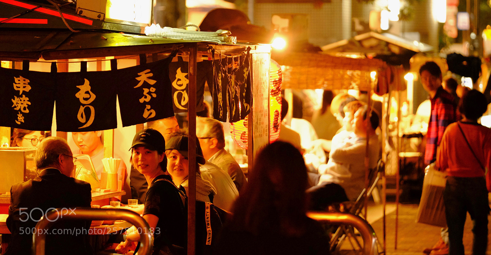 Fujifilm X-E2 sample photo. Night in fukuoka photography