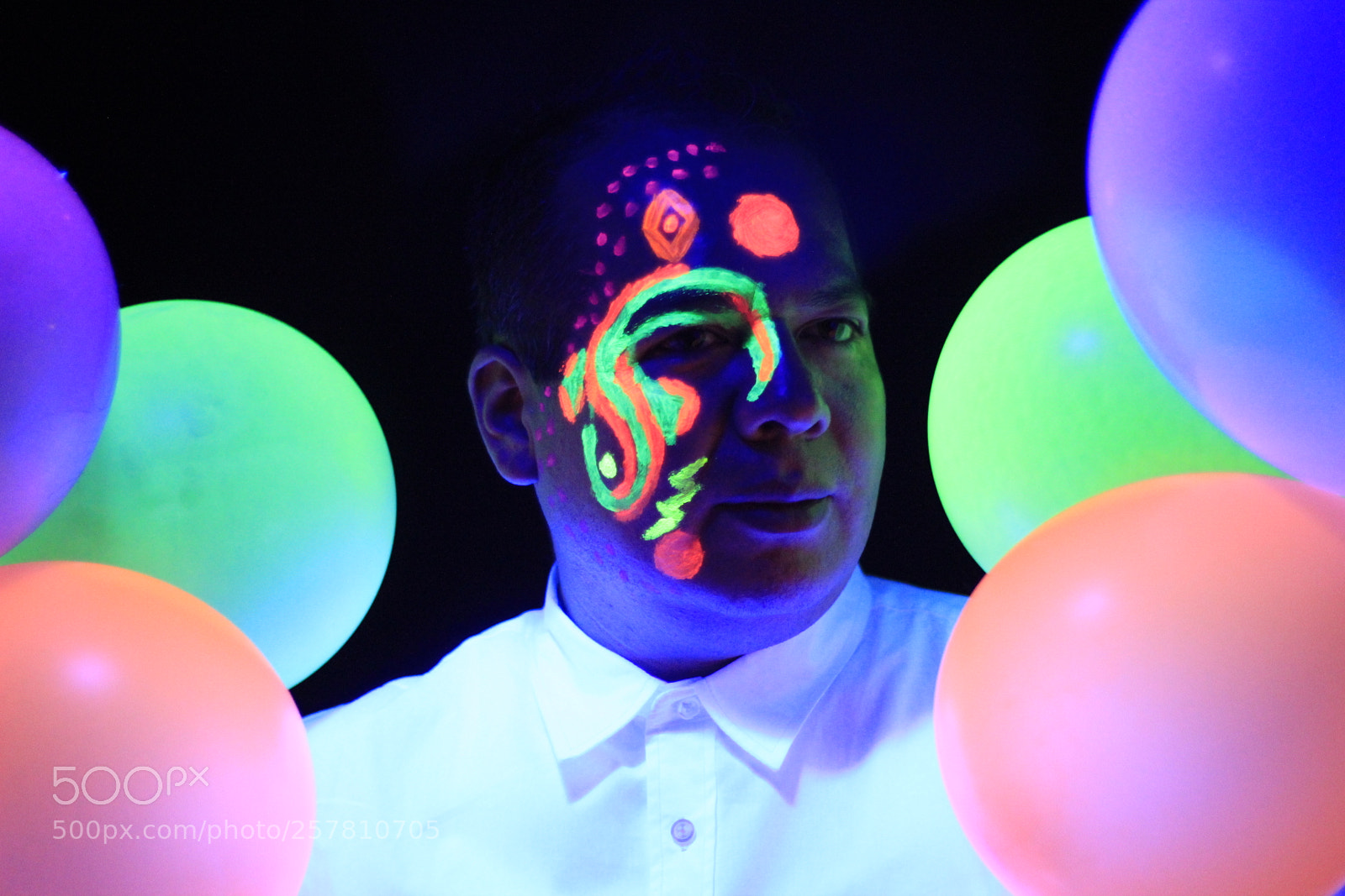 Canon EOS 1200D (EOS Rebel T5 / EOS Kiss X70 / EOS Hi) sample photo. Neon photography