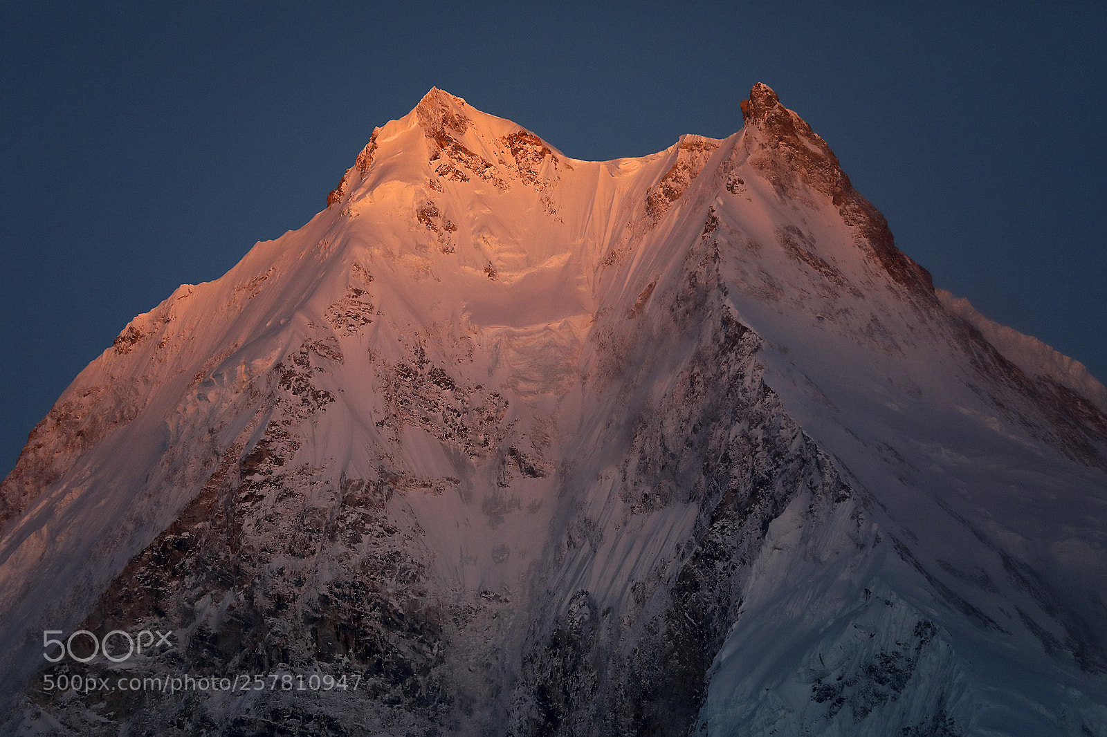 Canon EOS 5D Mark IV sample photo. Pink mountain top manaslu photography