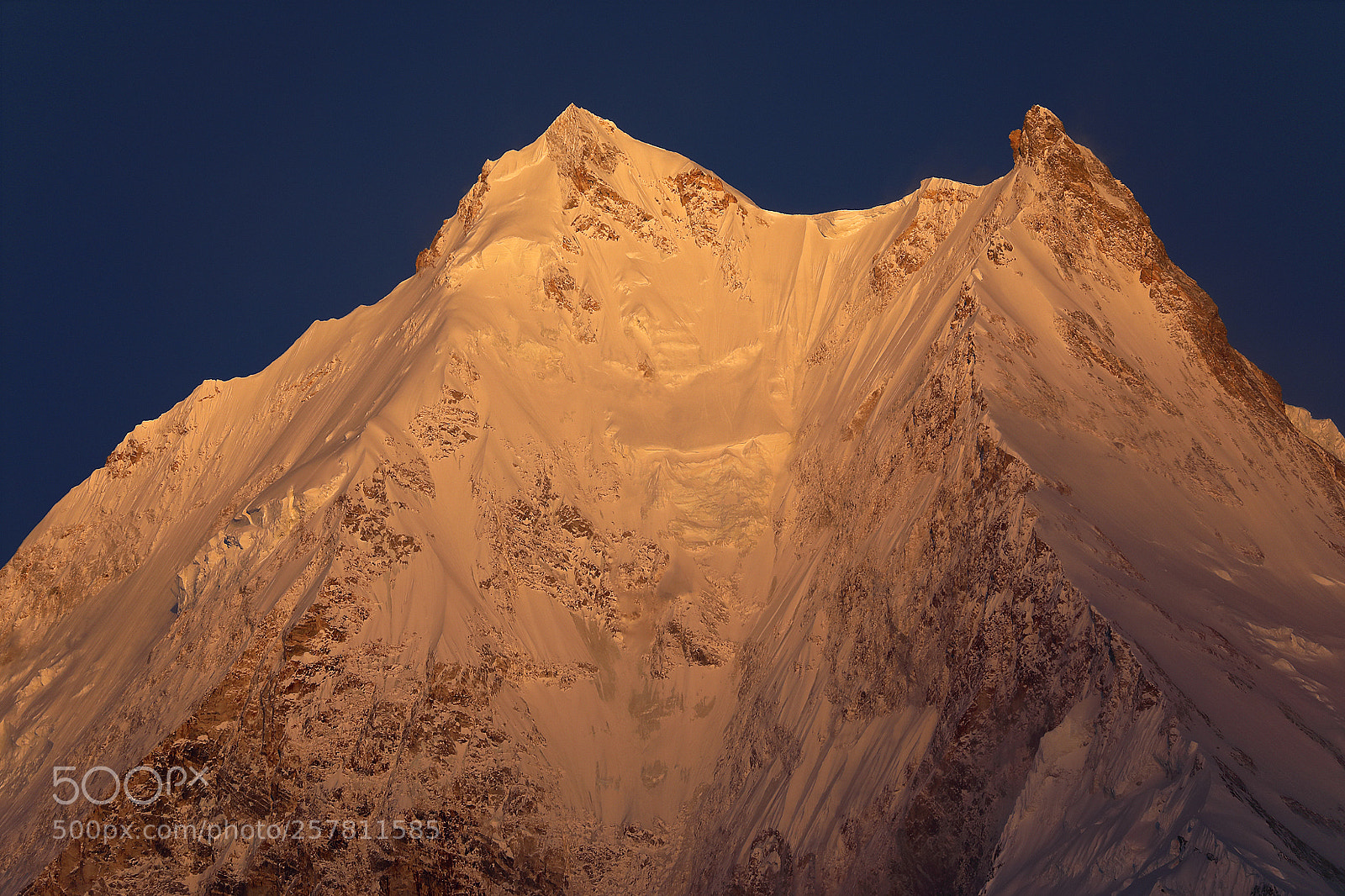 Canon EOS 5D Mark IV sample photo. Dark pink mountain peak photography