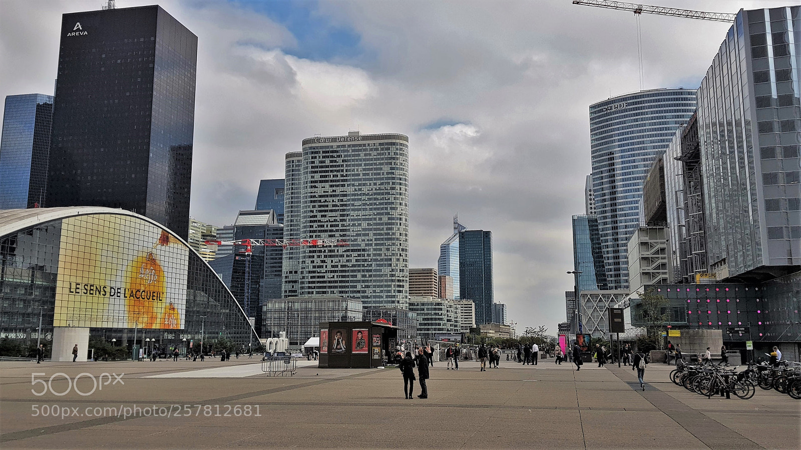 Samsung Galaxy S8+ sample photo. La defense photography