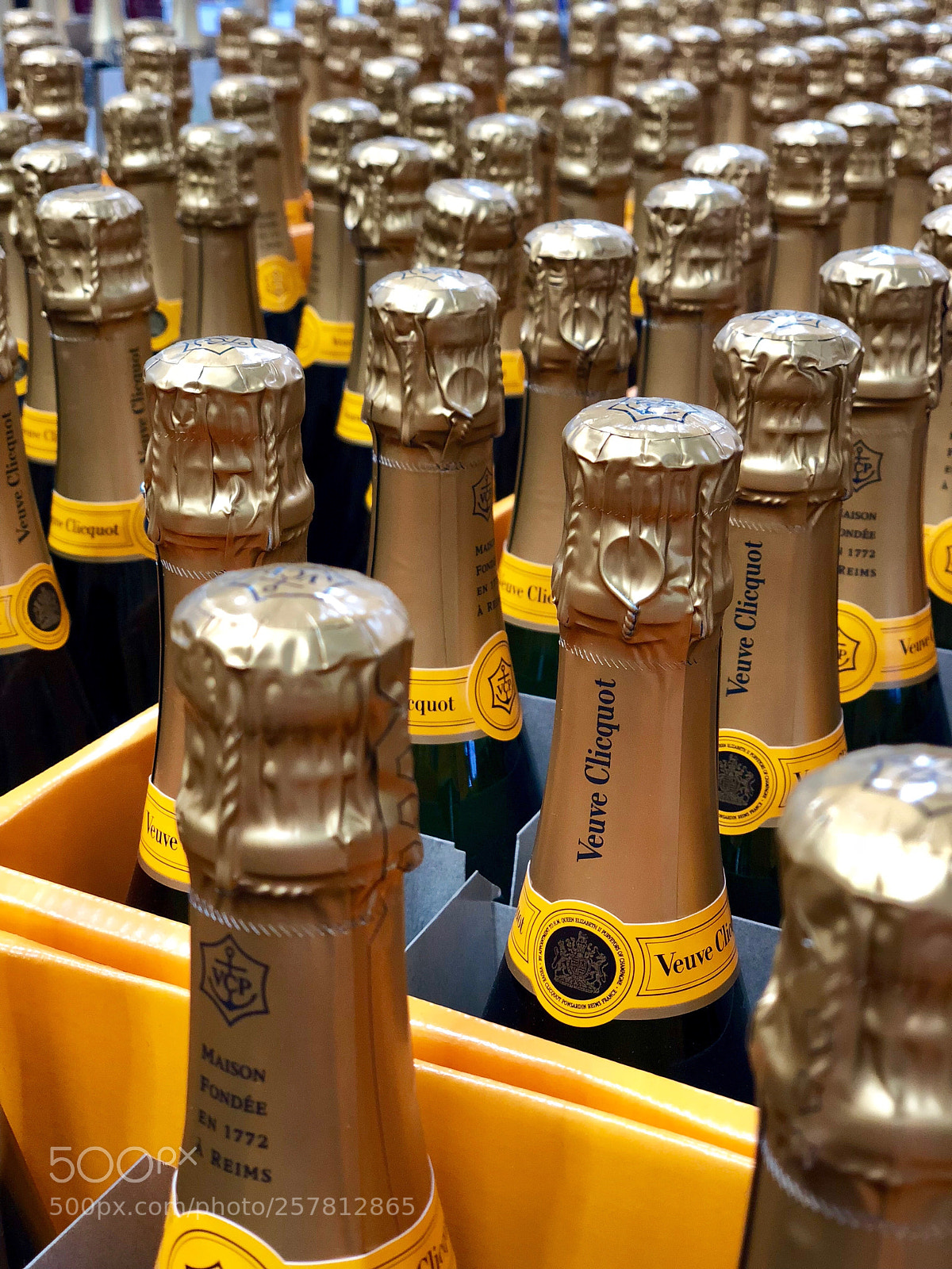 Apple iPhone X sample photo. Golden yellow champagne photography
