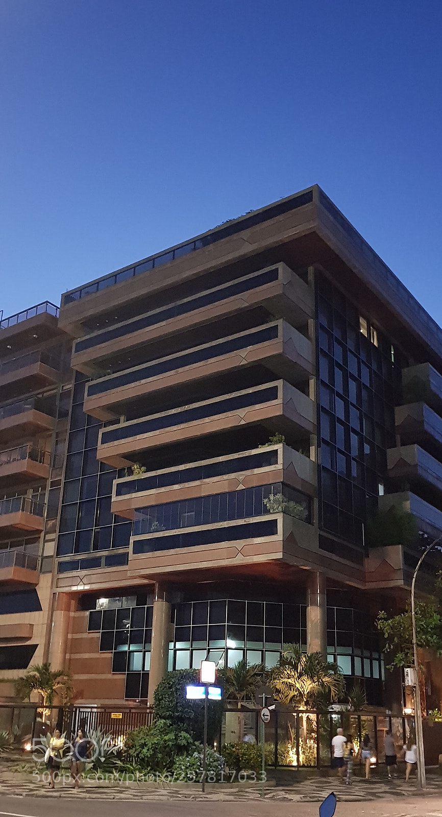 Samsung Galaxy S8 sample photo. Strange building  photography