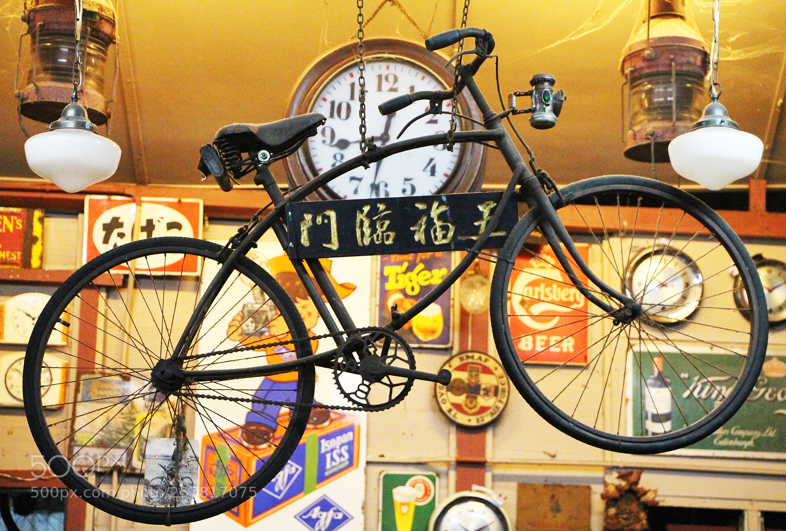 Canon EOS 650D (EOS Rebel T4i / EOS Kiss X6i) sample photo. Vintage bicycle antiques photography
