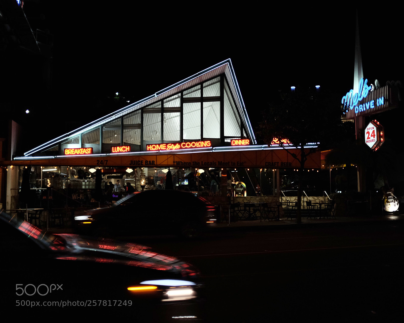 Fujifilm X100T sample photo. Mel’s drive-in photography