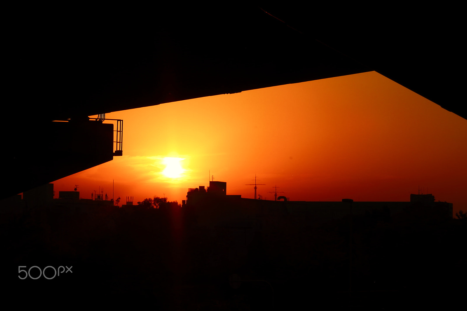Canon EOS 7D + Canon EF 50mm F1.8 II sample photo. Underpass photography