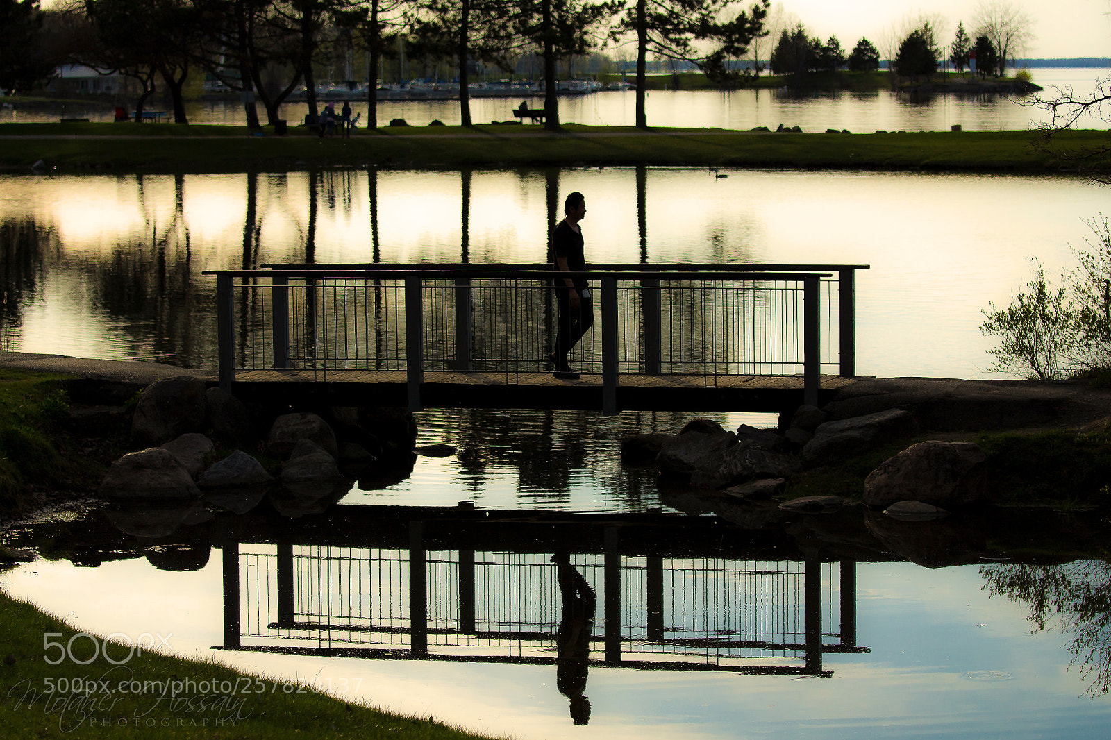 Canon EOS 700D (EOS Rebel T5i / EOS Kiss X7i) sample photo. Walking alone photography