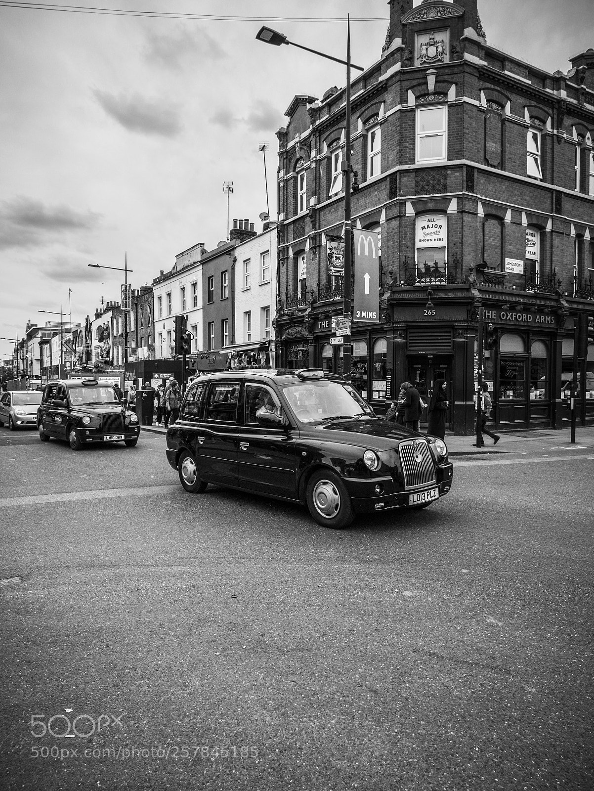 Panasonic Lumix DMC-LX100 sample photo. Taxi photography