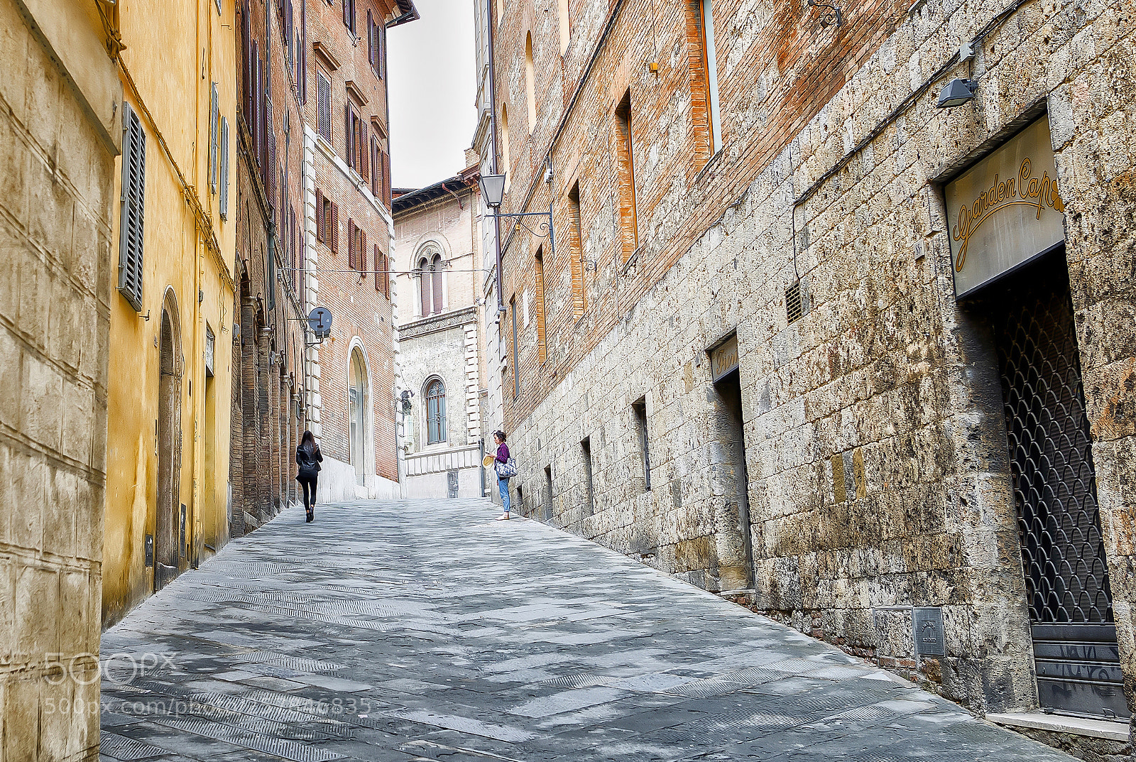 Canon EOS 5D Mark IV sample photo. Siena street 2 photography