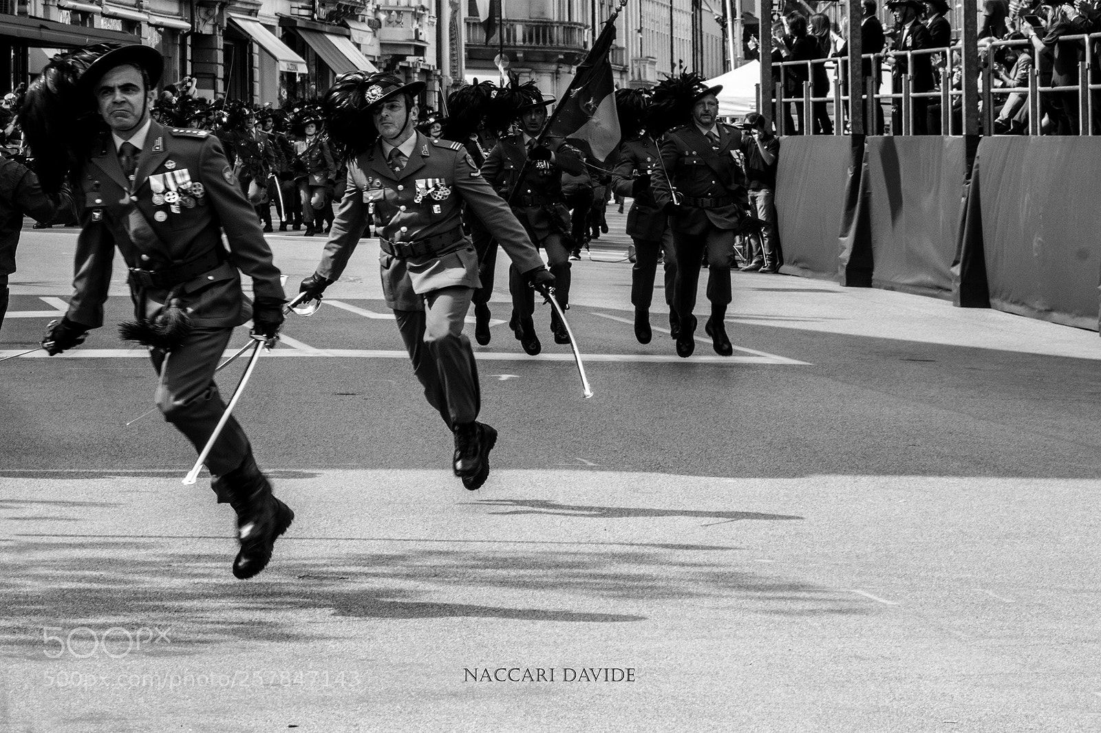 Canon EOS 600D (Rebel EOS T3i / EOS Kiss X5) sample photo. Run bersagliere, run! photography