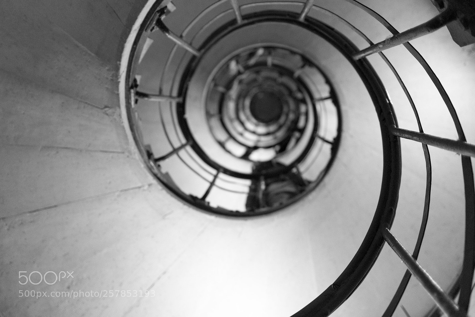 Canon EOS 600D (Rebel EOS T3i / EOS Kiss X5) sample photo. Vortex stairs photography