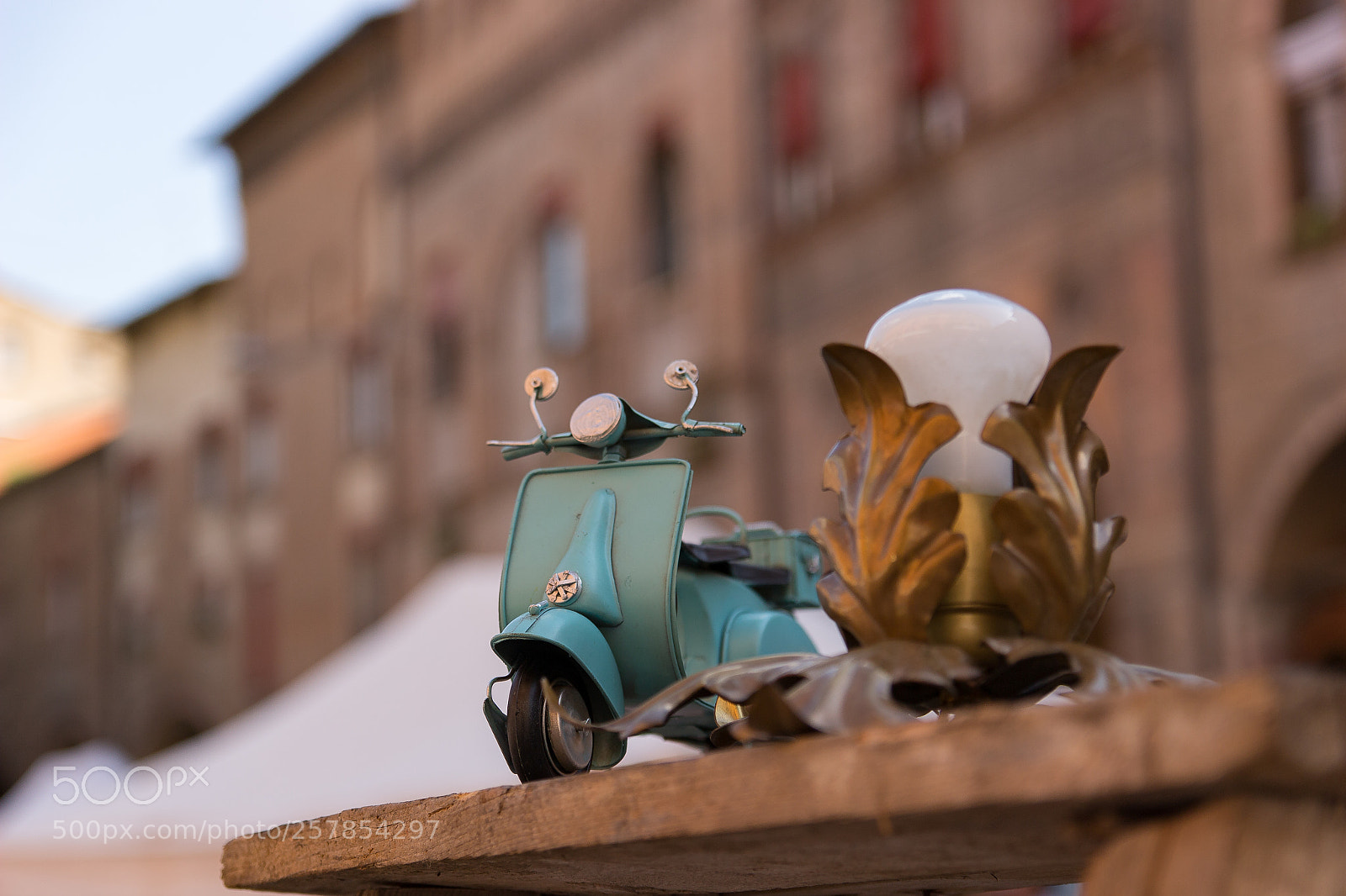Canon EOS 100D (EOS Rebel SL1 / EOS Kiss X7) sample photo. A little vespa model photography