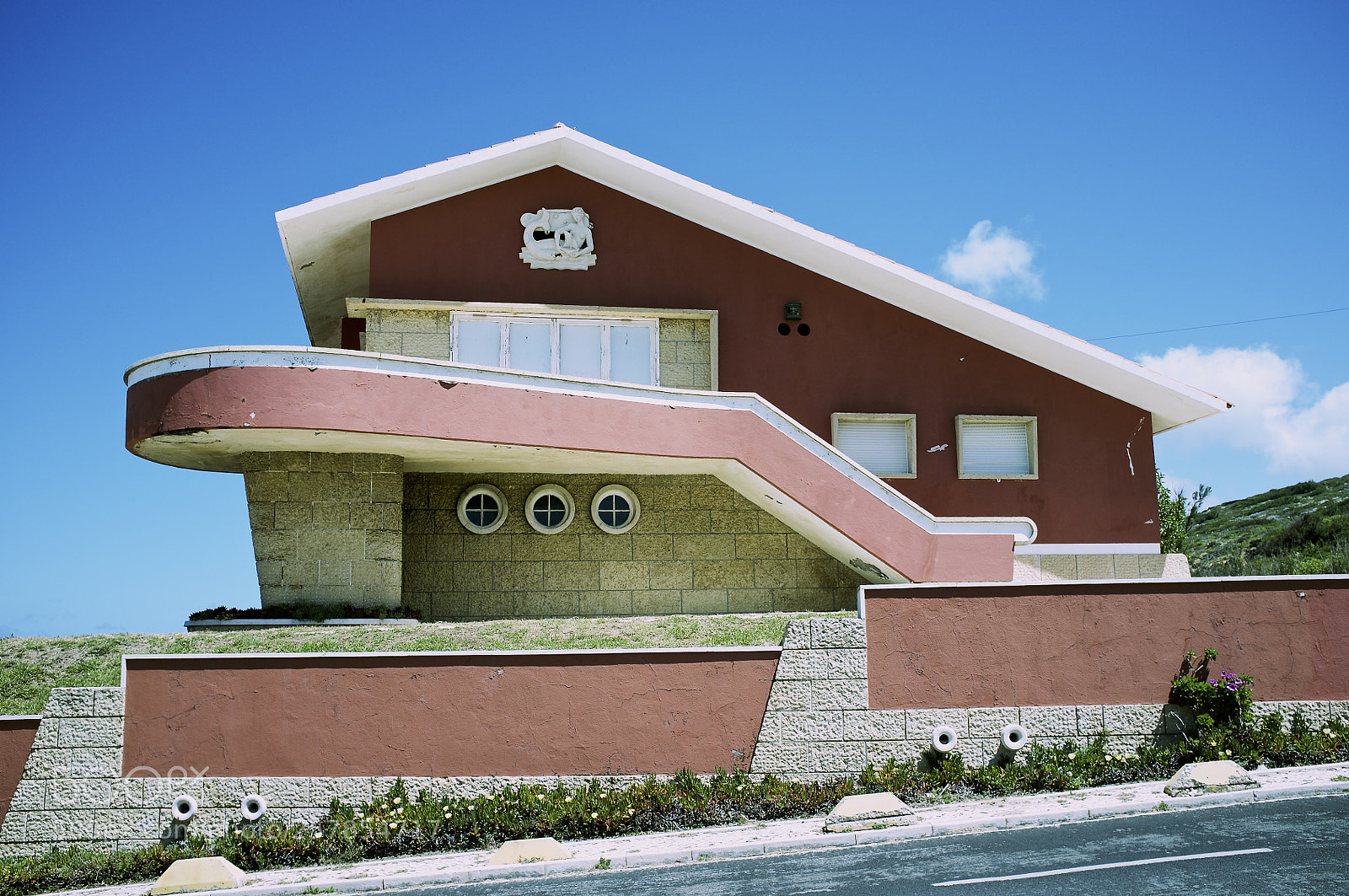 Fujifilm FinePix X100 sample photo. Pink house photography