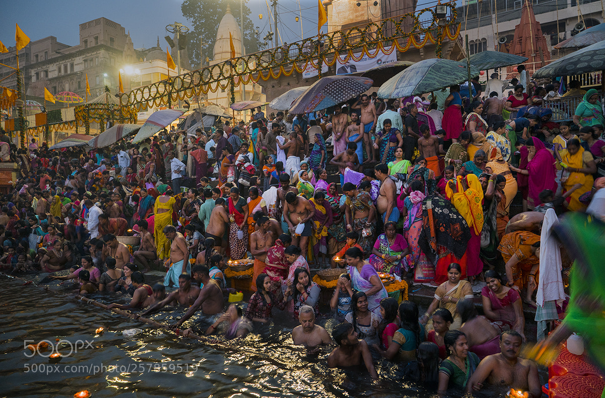Sony a7R II sample photo. Varanasi'den sabah photography
