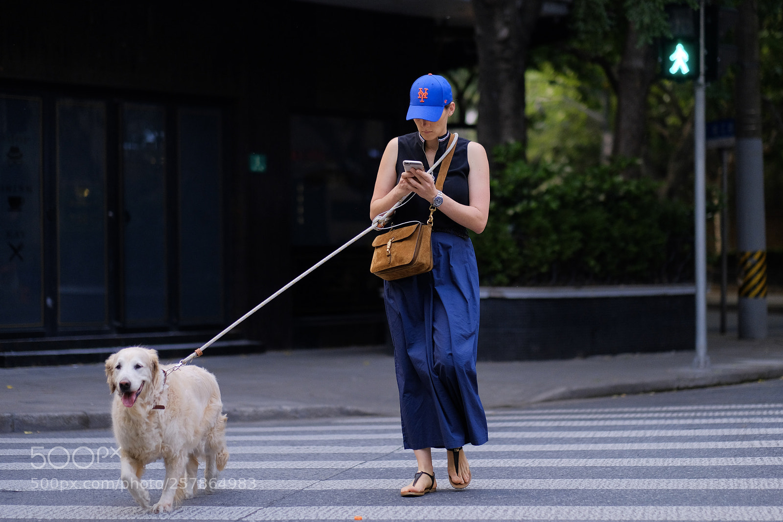 Fujifilm X-E3 sample photo. Walking together photography