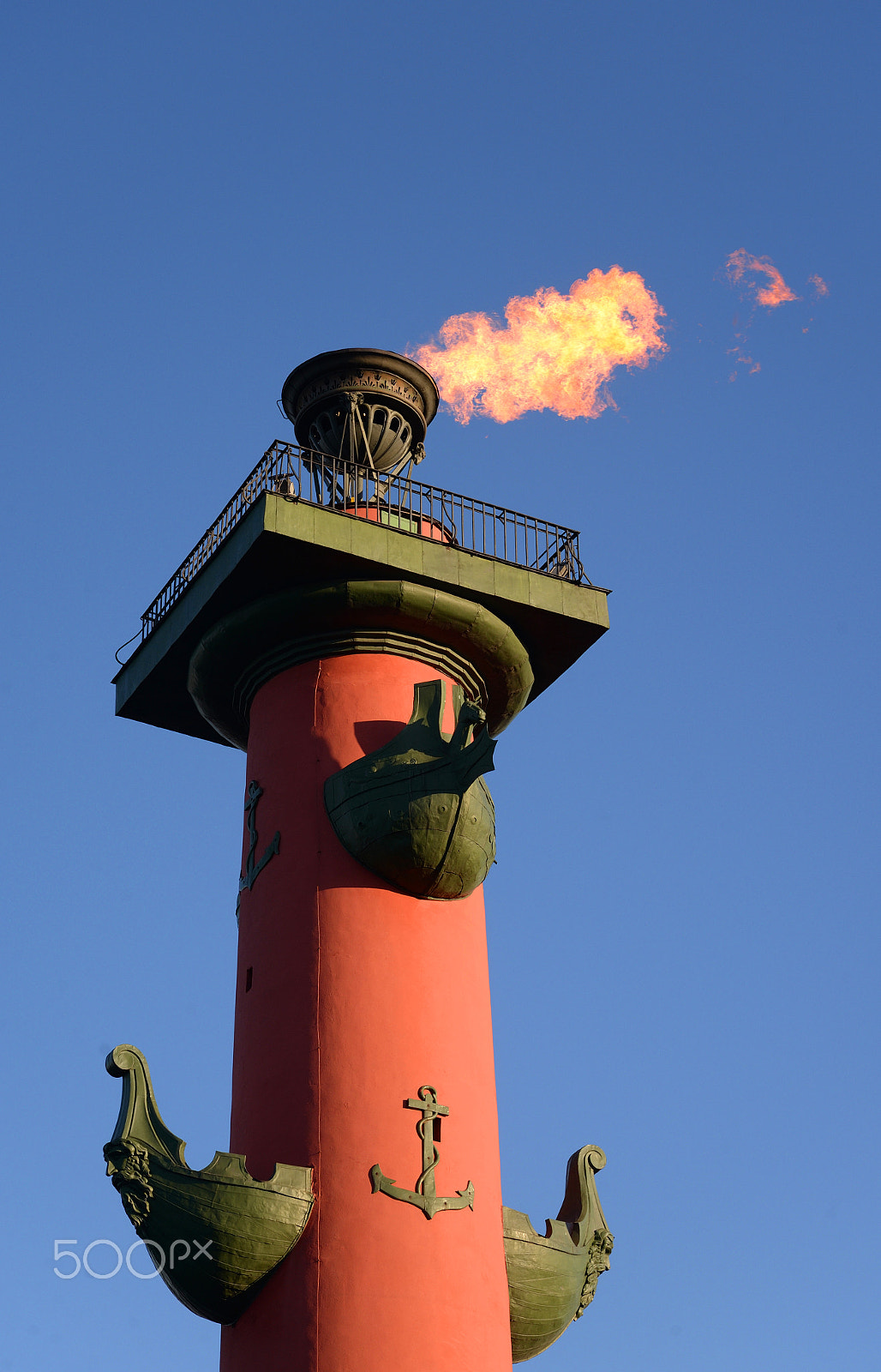 Nikon D610 sample photo. Rostral column with a fiery torch. photography