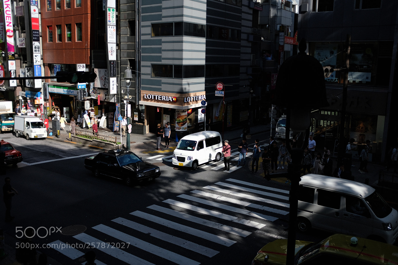 Fujifilm X100F sample photo. Street corner photography