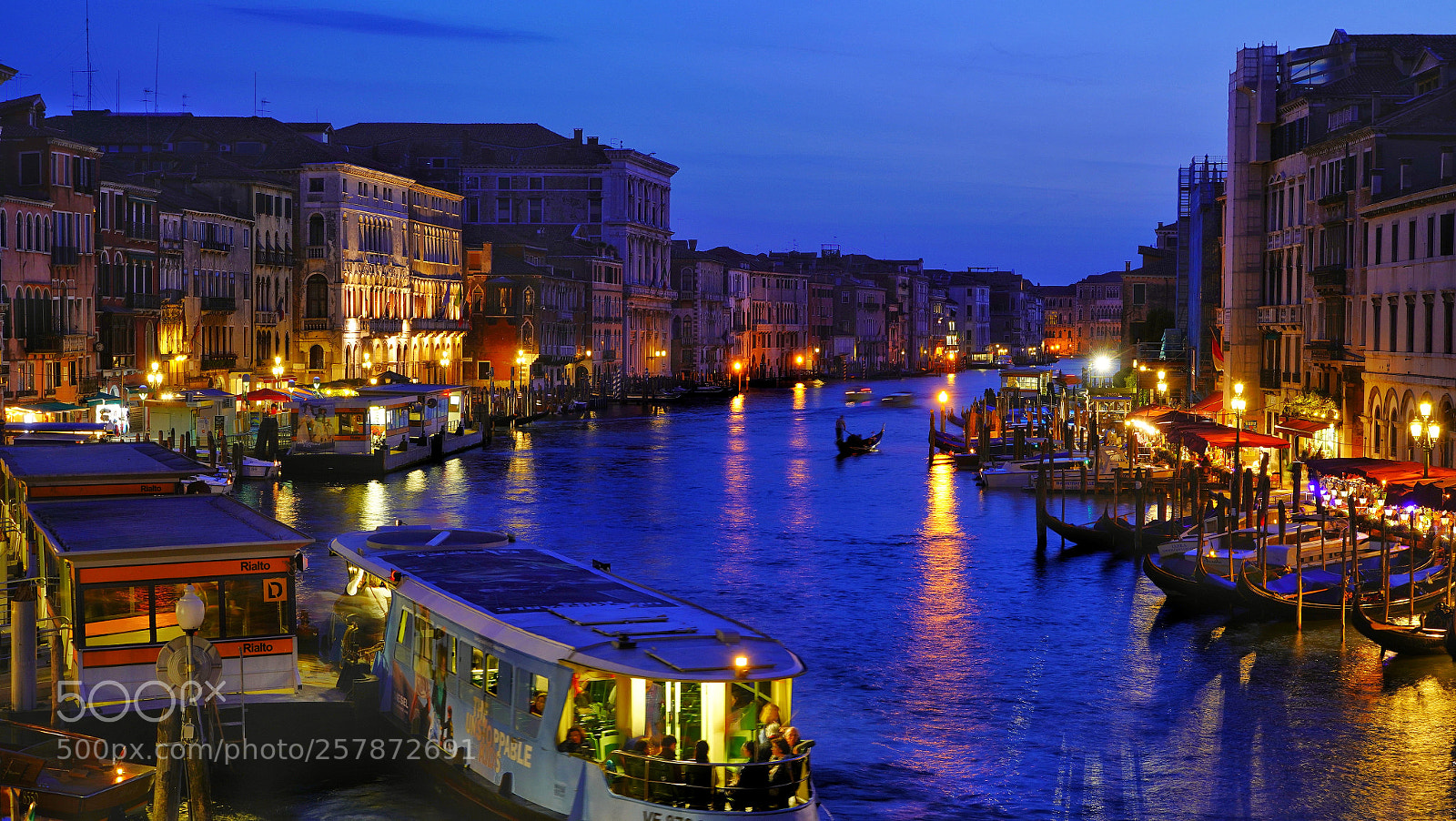 Sony a7R III sample photo. The night of venice photography