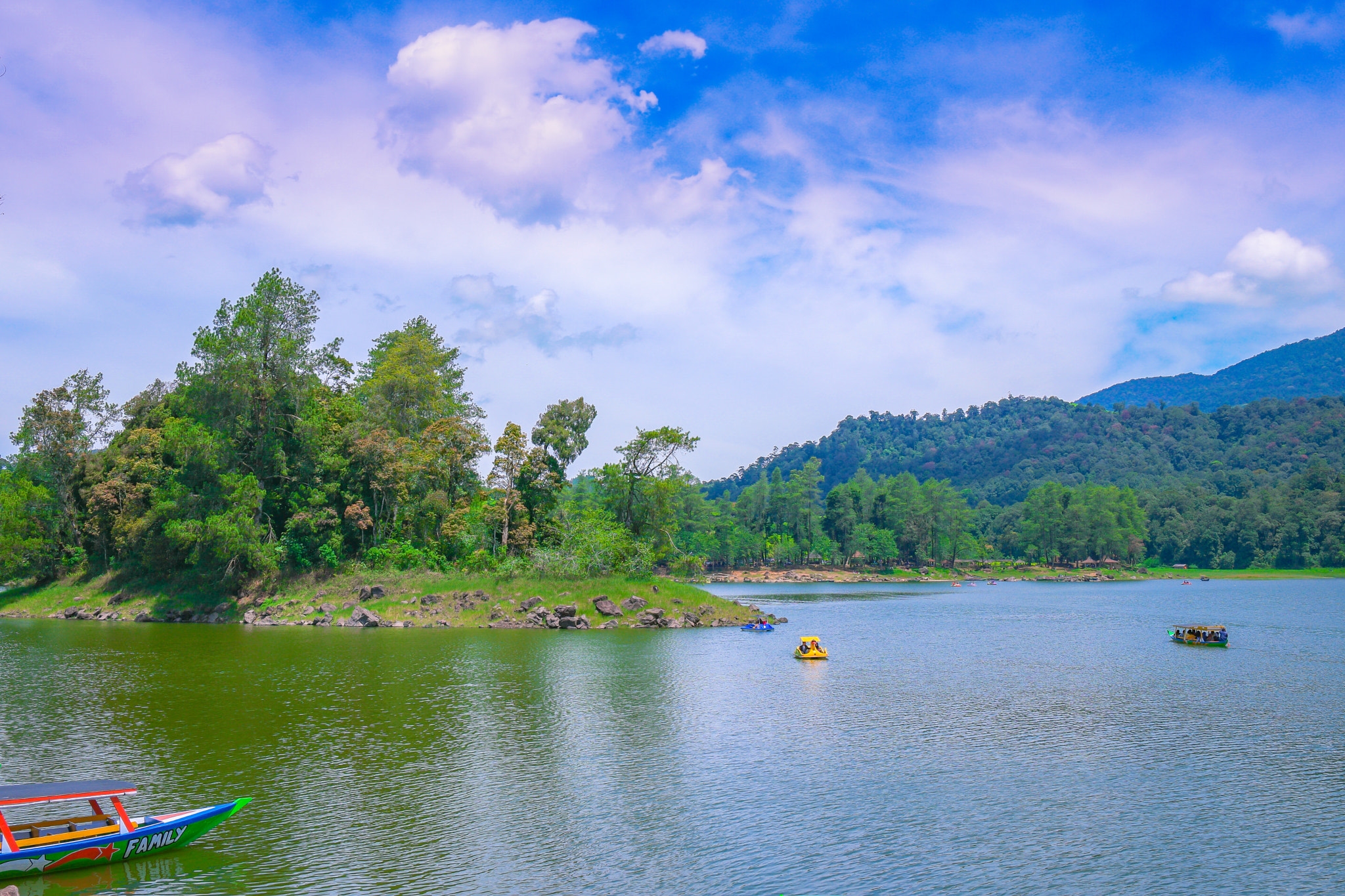 Samsung NX1 sample photo. Situ patenggang photography
