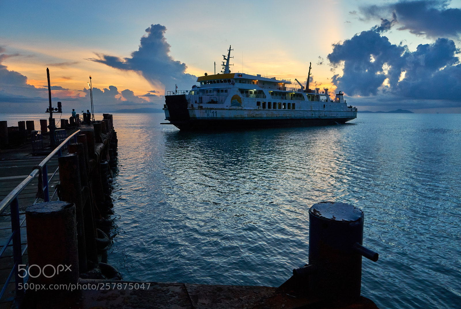 Sony a6300 sample photo. First ferry photography