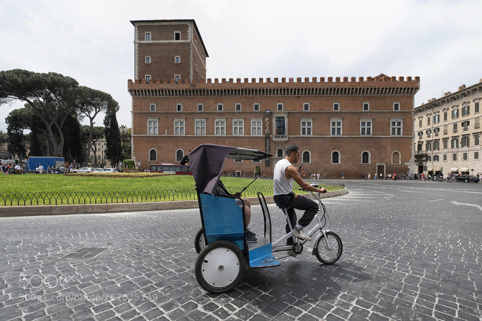 Fujifilm X-T2 sample photo. Bike taxi in rome photography