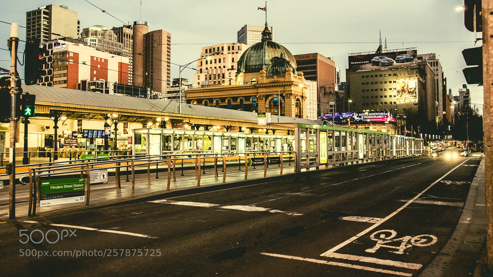 Nikon D5300 sample photo. Flinders station photography