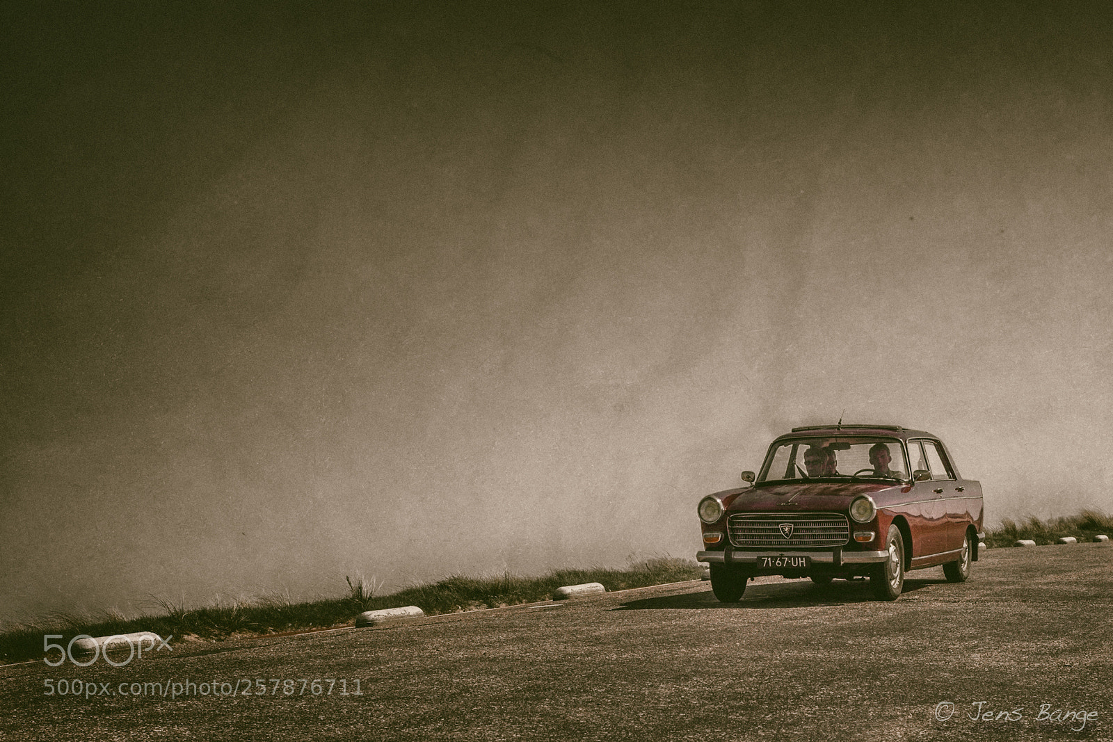 Canon EOS 5D Mark II sample photo. Peugeot 404 photography