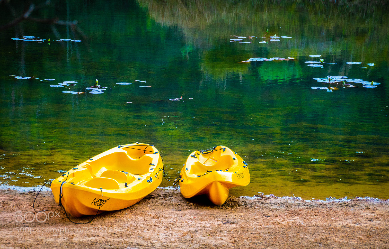 Canon EOS 7D Mark II sample photo. Yellow canoe photography