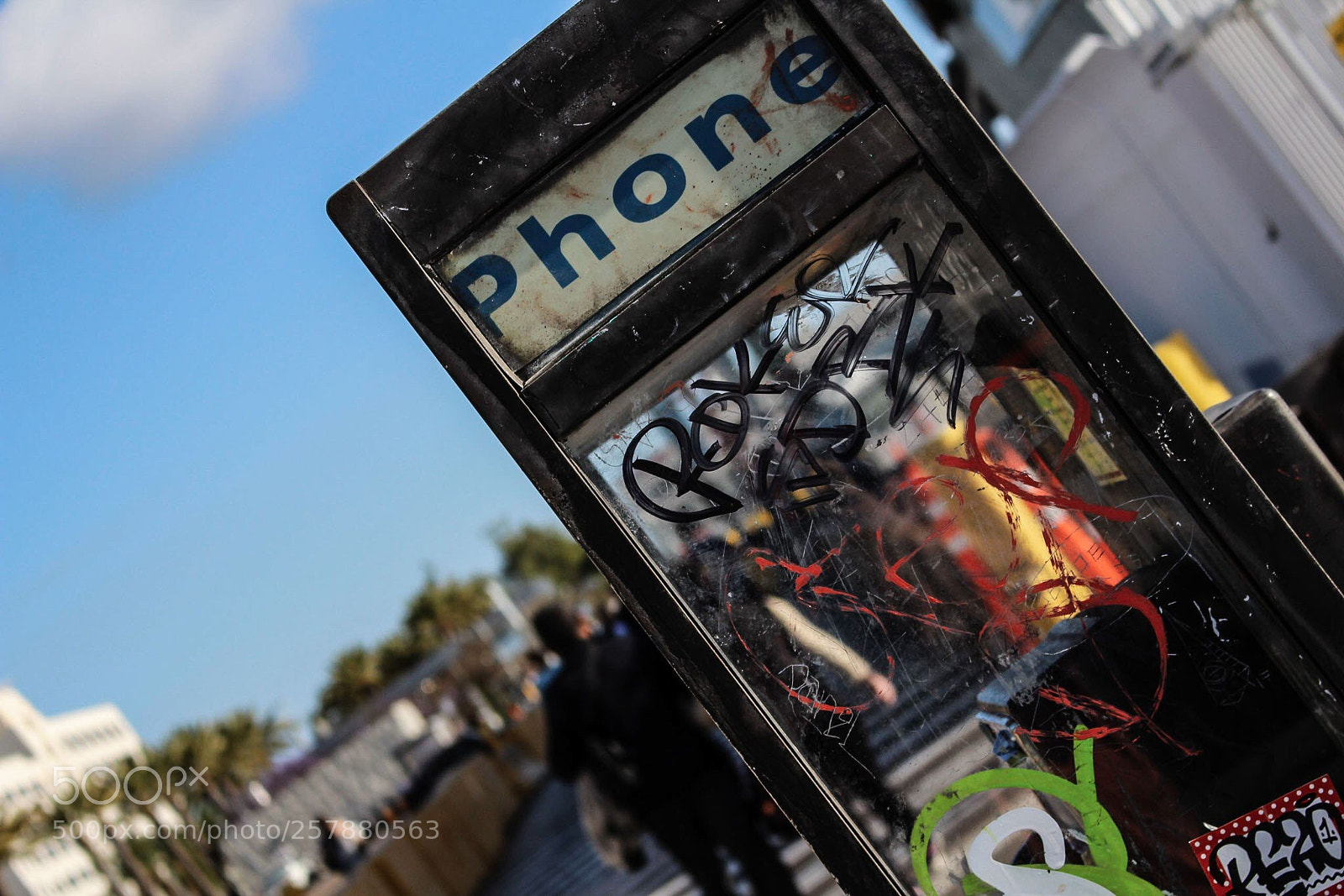 Canon EOS 700D (EOS Rebel T5i / EOS Kiss X7i) sample photo. Phonebooth photography