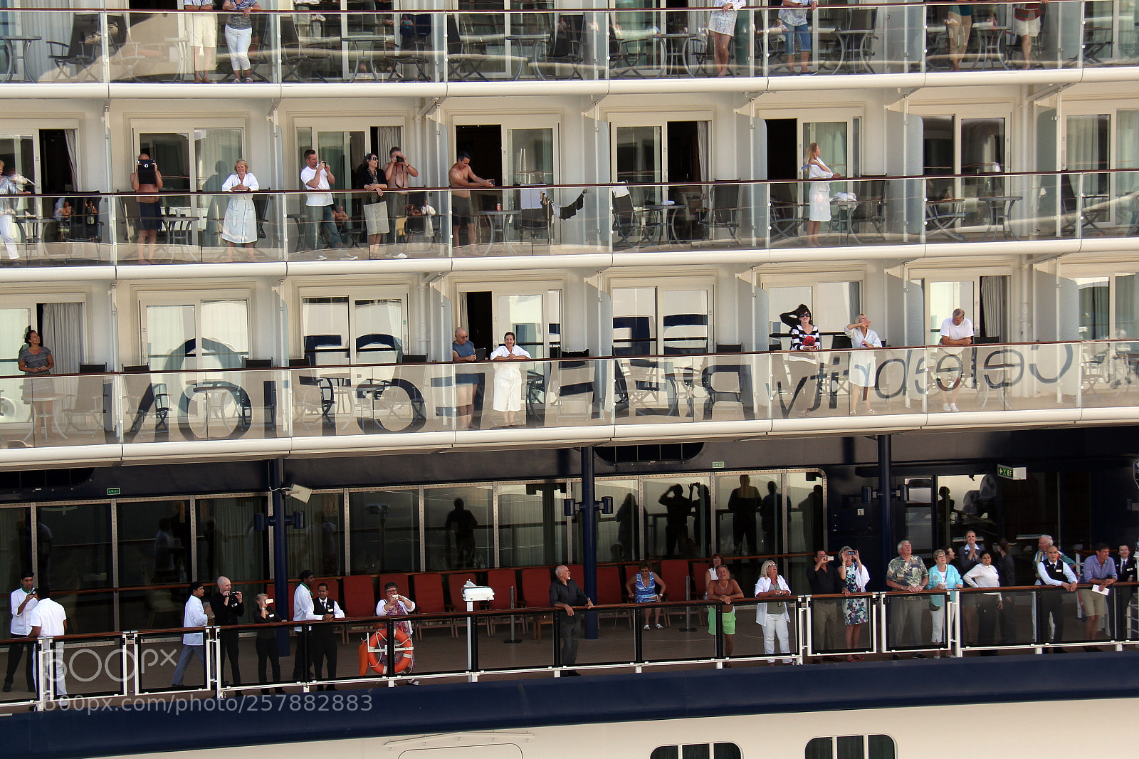 Canon EOS 60D sample photo. Celebrity silhouette-reflection photography
