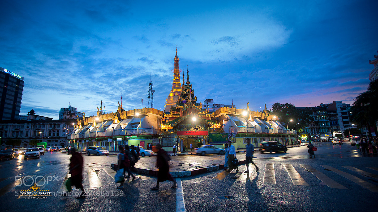 Canon EOS 5D Mark II sample photo. Blue hour photography
