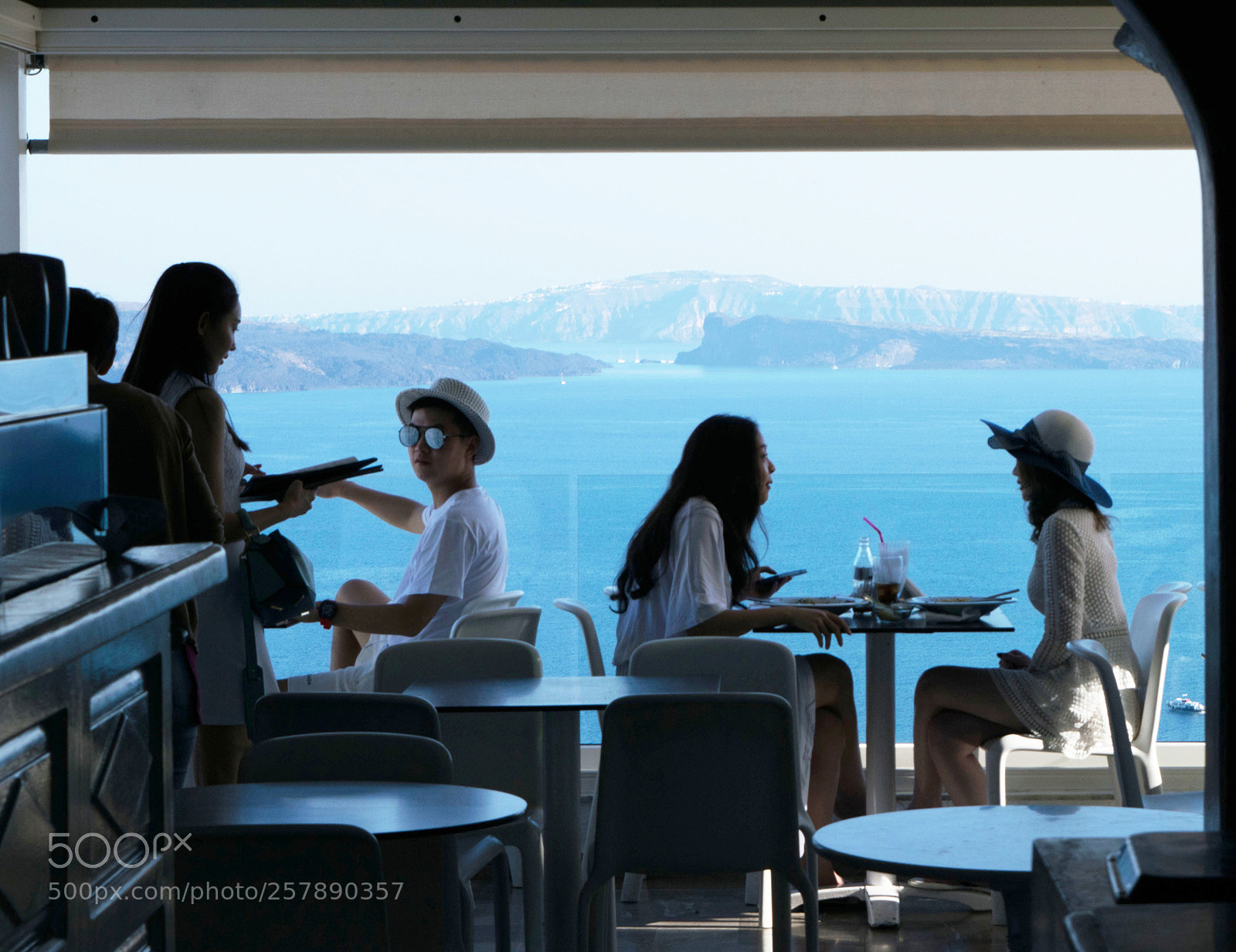 Nikon D3300 sample photo. Lovely cafe with stunning photography