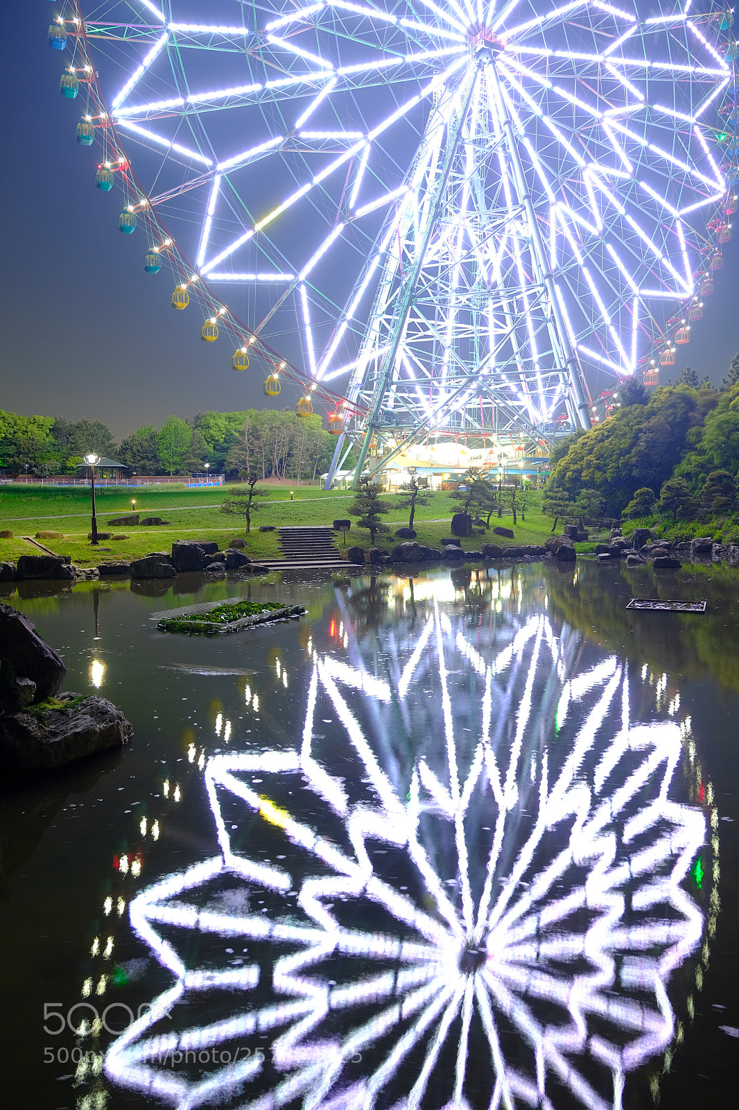 Fujifilm X-T2 sample photo. A ferris wheel photography