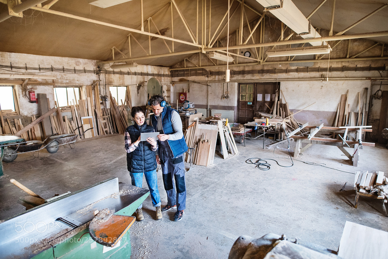 Nikon D5 sample photo. Man and woman workers photography