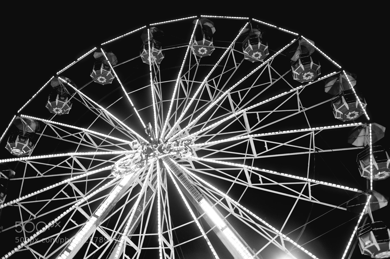 Fujifilm X-T2 sample photo. B w wheel new photography