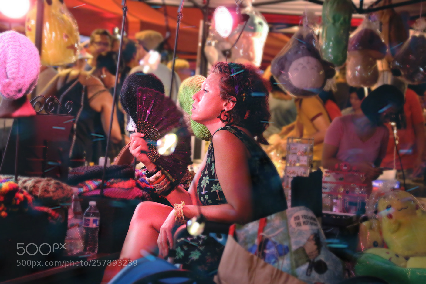Canon EOS 70D sample photo. Resting at night market photography