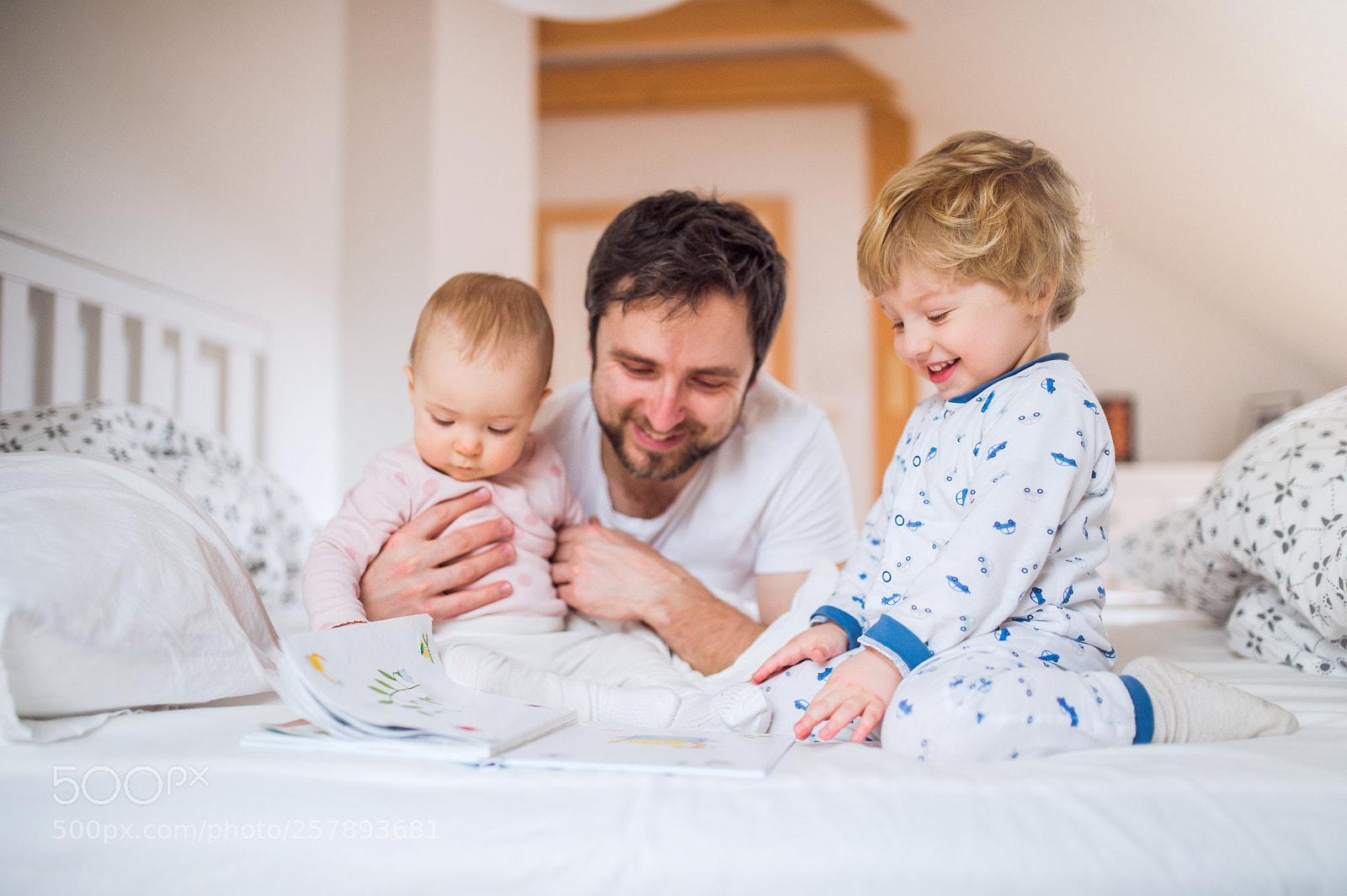 Nikon D4S sample photo. Father with toddler children photography