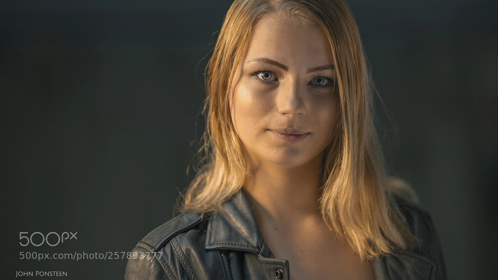 Canon EOS 6D Mark II sample photo. Logo photography
