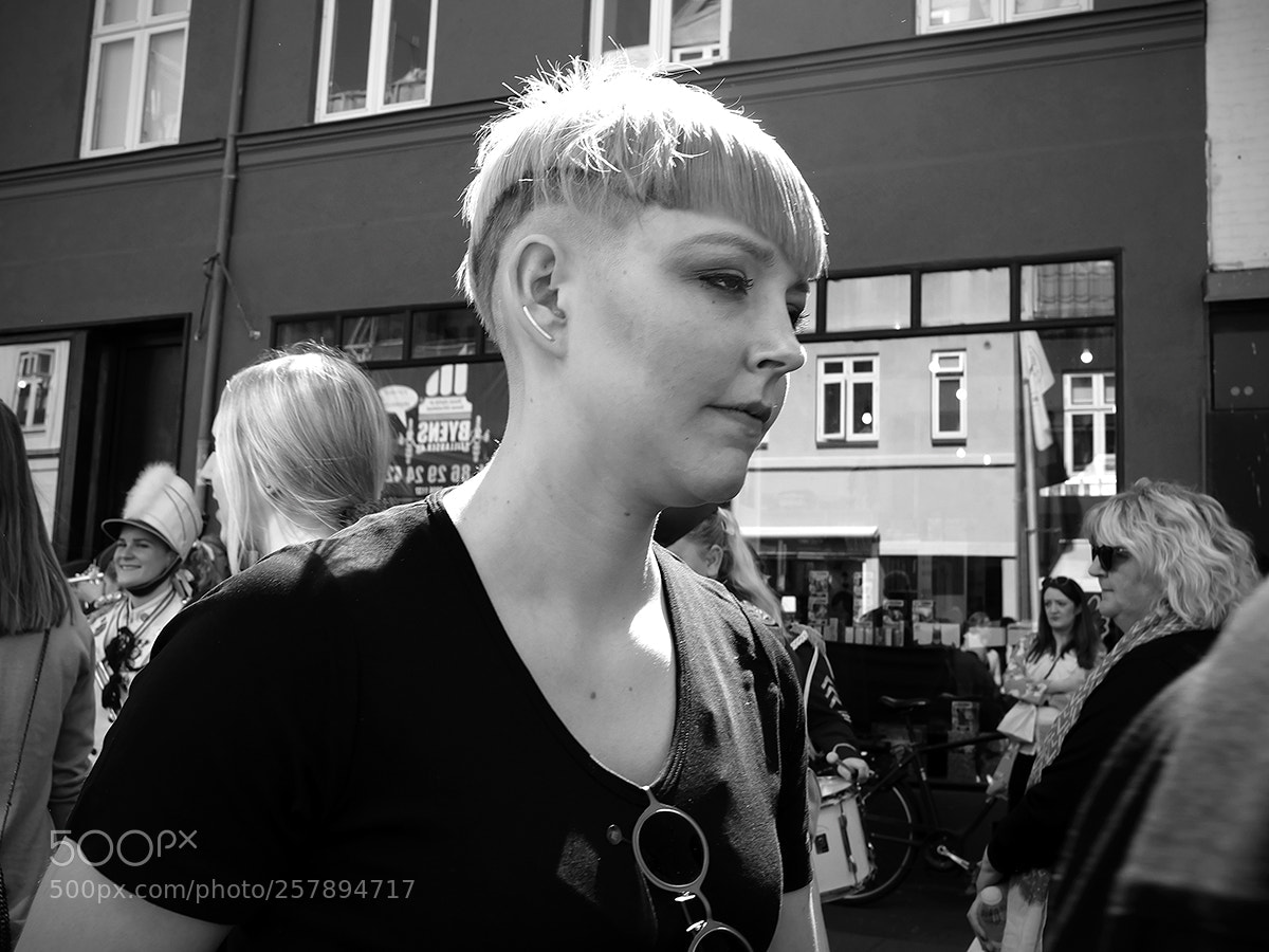 Fujifilm X-Pro2 sample photo. Street market visitor photography