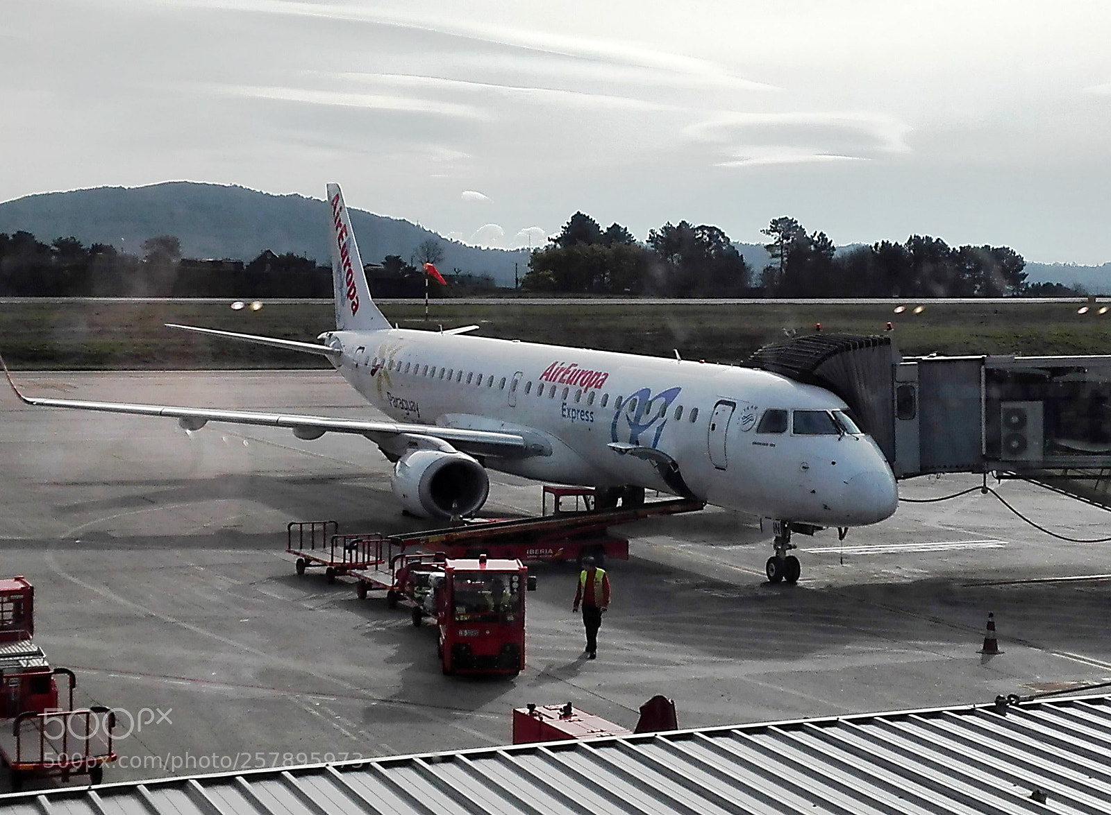 HUAWEI P8 Lite sample photo. Vigo airport photography