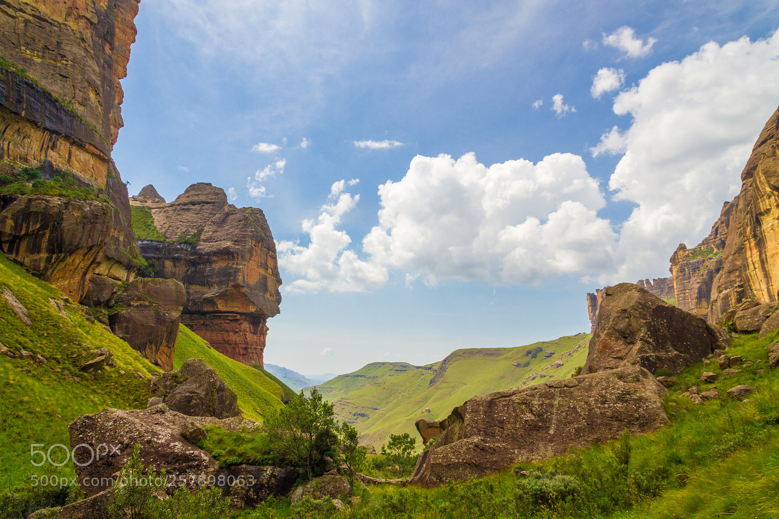 Canon EOS 7D sample photo. In the valley photography