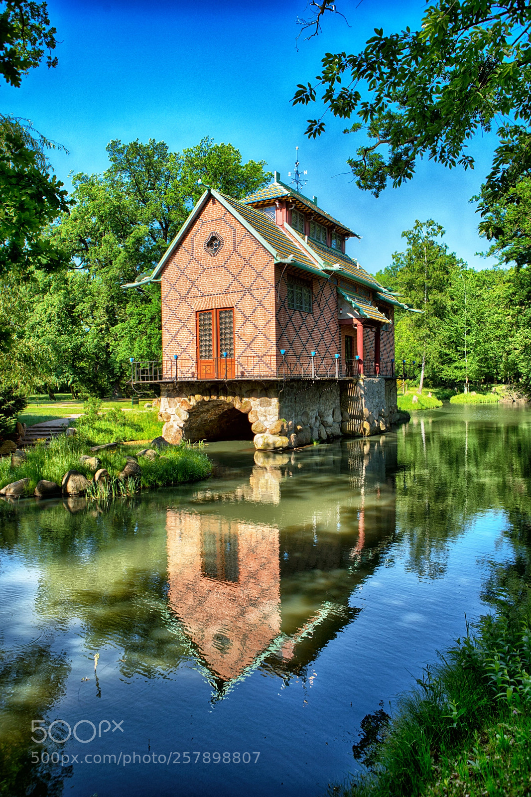 Canon EOS 5D Mark IV sample photo. Das teehaus im park photography