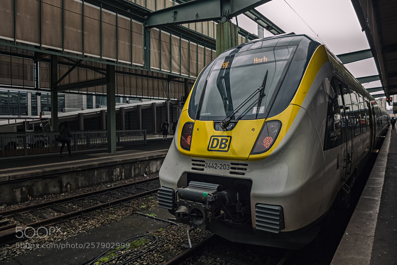 Panasonic Lumix DMC-LX7 sample photo. The new train of photography