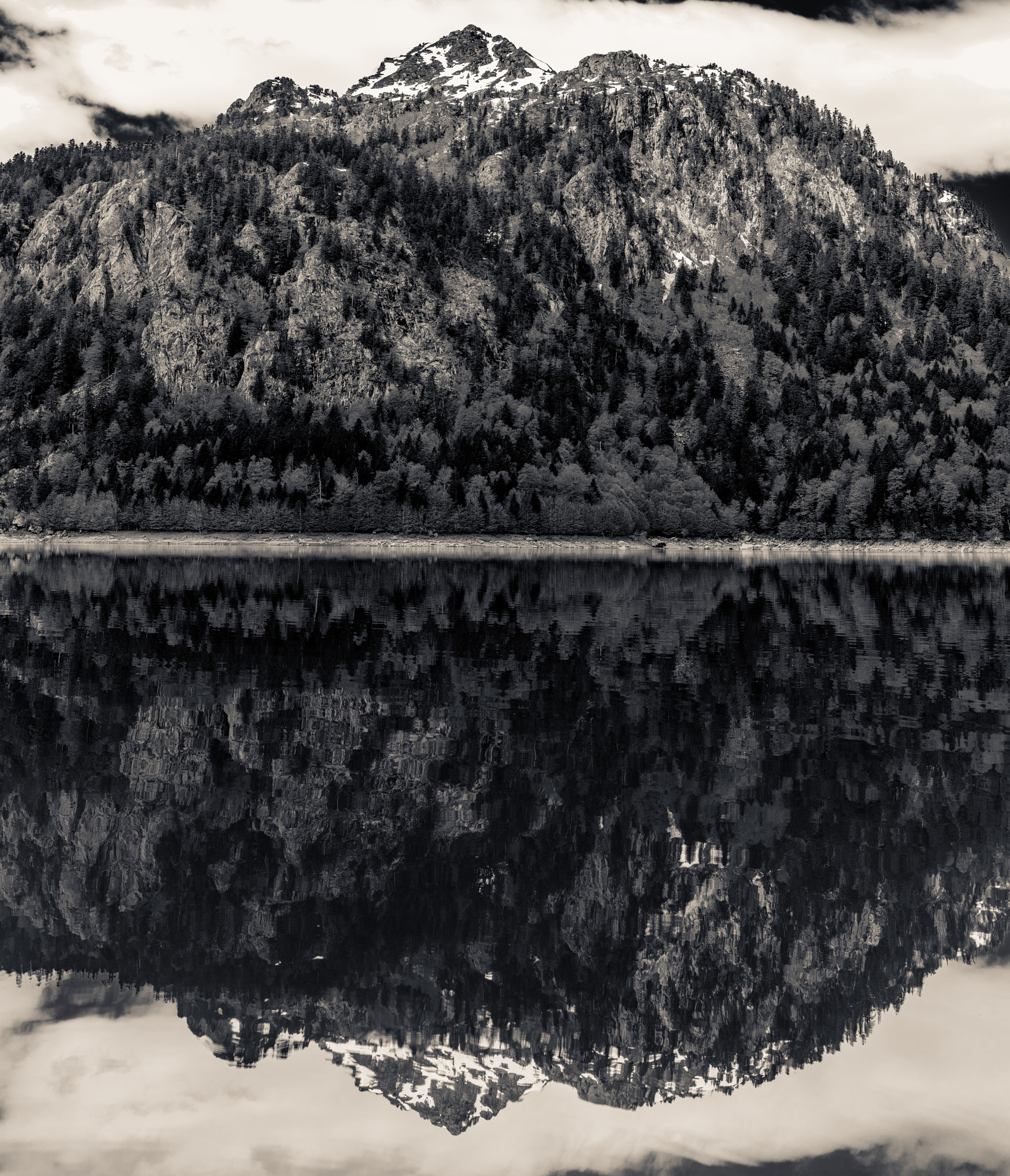 Samsung NX500 sample photo. Vue du lac de bouis artigue nb-chaud&froid photography
