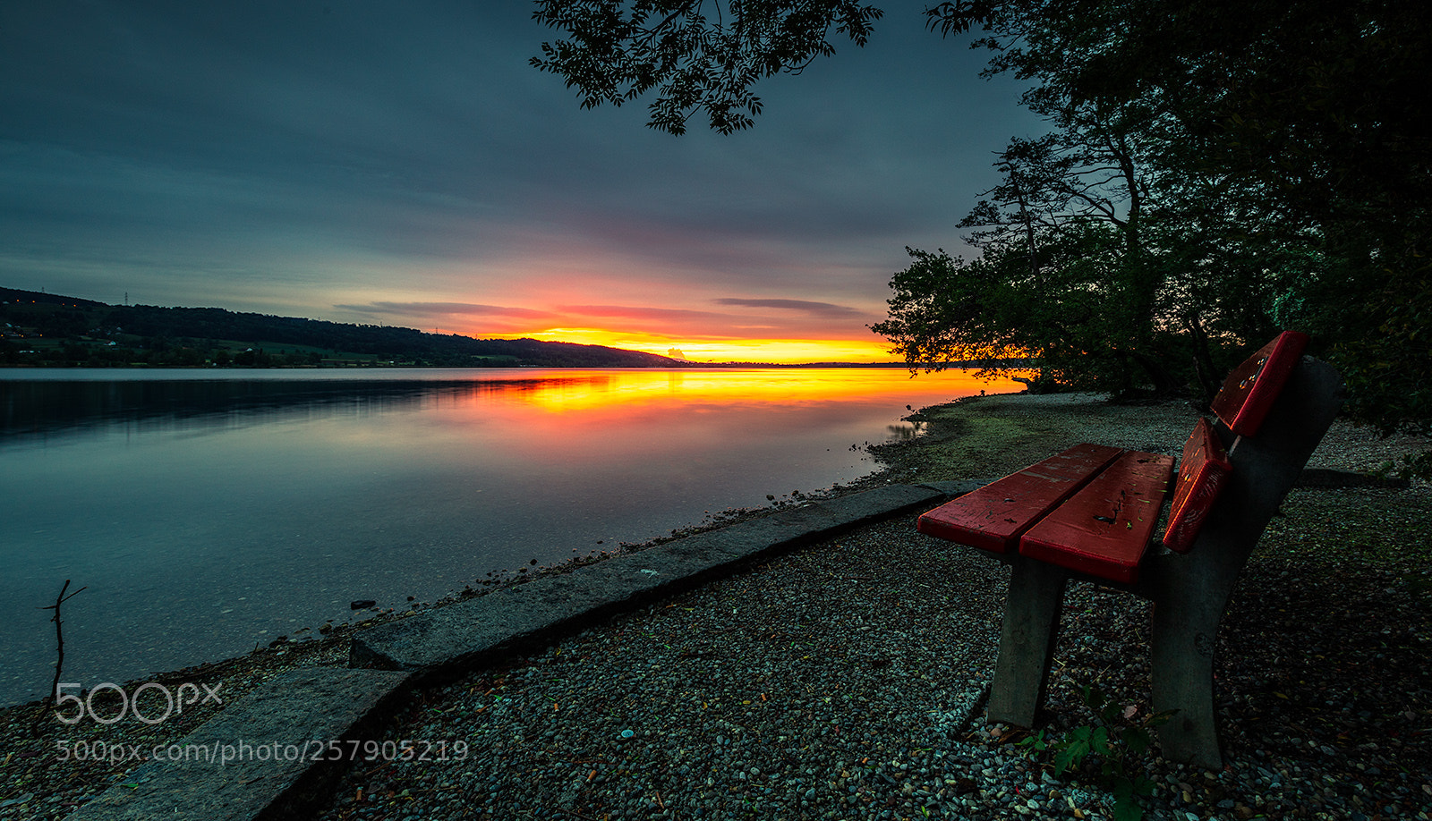 Canon EOS 5D Mark IV sample photo. Abendstimmung sitzbank greifensee photography